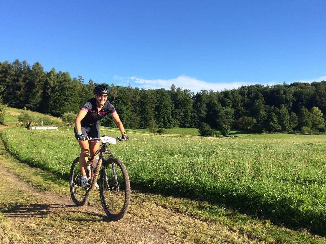 Für sie das härteste Rennen ihres Lebens, aber dennoch ein Lächeln im Gesicht. Vanessa Habl berichtet von ihren Erlebnissen bei den Solol-Fahrerinnen. Für sie das härteste Rennen ihres Lebens, aber dennoch ein Lächeln im Gesicht. Vanessa Habl berichtet von ihren Erlebnissen bei den Solol-Fahrerinnen.