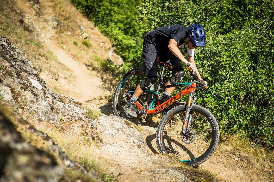 Ein Bike für alles? Mit dem Genius ist Scott ein sehr guter Allrounder gelungen, der mit beiden Laufradgrößen Spaß macht Ein Bike für alles? Mit dem Genius ist Scott ein sehr guter Allrounder gelungen, der mit beiden Laufradgrößen Spaß macht