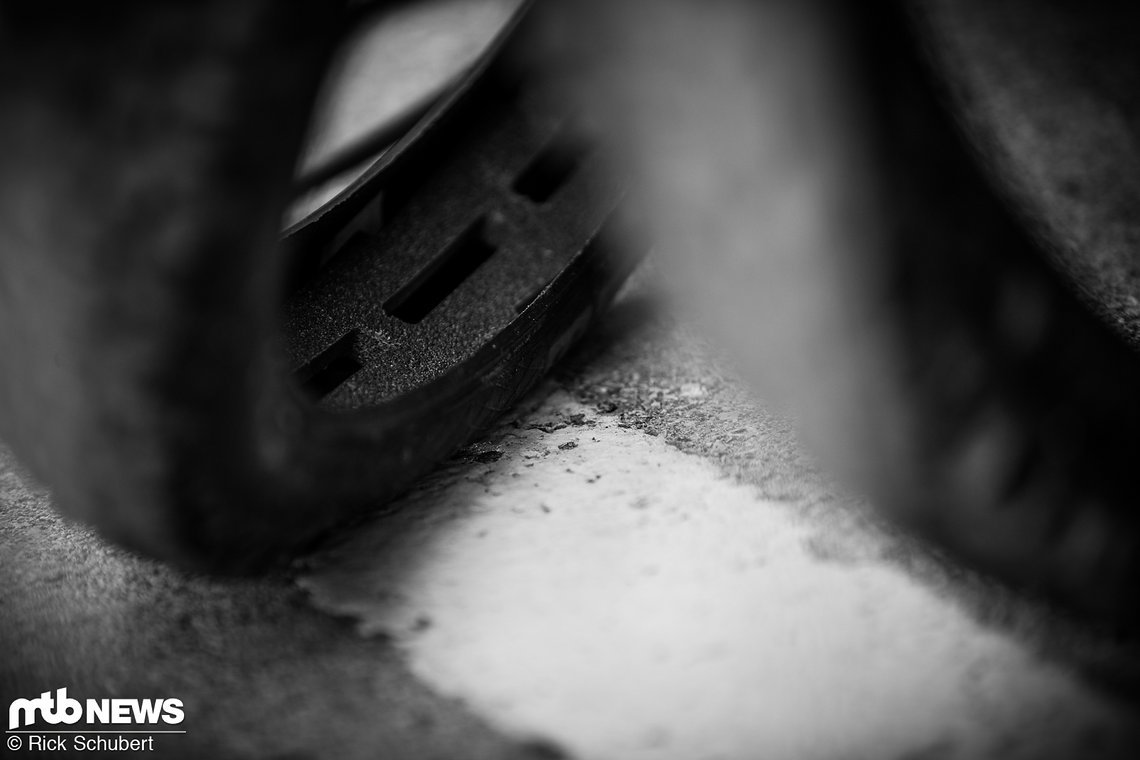 Das Unior Tools Team nutzt ein Schaumstoffsystem um bei möglichen Platten noch wertvolle Sekunden zu retten Das Unior Tools Team nutzt ein Schaumstoffsystem um bei möglichen Platten noch wertvolle Sekunden zu retten