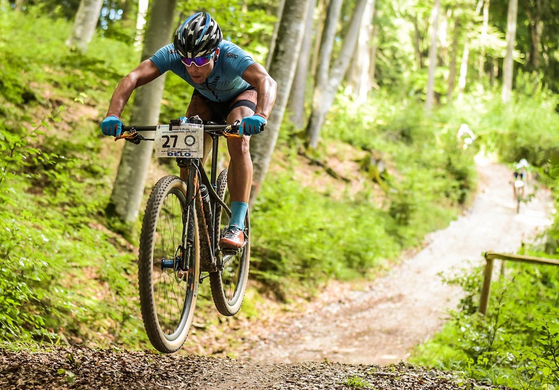 Always hardcore! Auf der Downhillstrecke in Sasbachwalden im Nordschwarzwald hatte sich Kai auf solche Abfahrten vorbereitet und hatte seinen Spaß dabei. Always hardcore! Auf der Downhillstrecke in Sasbachwalden im Nordschwarzwald hatte sich Kai auf solche Abfahrten vorbereitet und hatte seinen Spaß dabei.