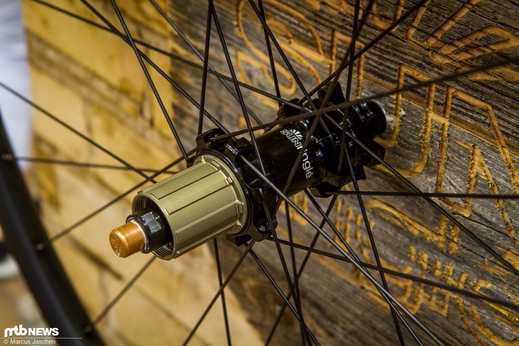 Die Naben gibt es in allen Achs-Breiten und werden mit XD und Shimano-Freilauf ausgeliefert Die Naben gibt es in allen Achs-Breiten und werden mit XD und Shimano-Freilauf ausgeliefert