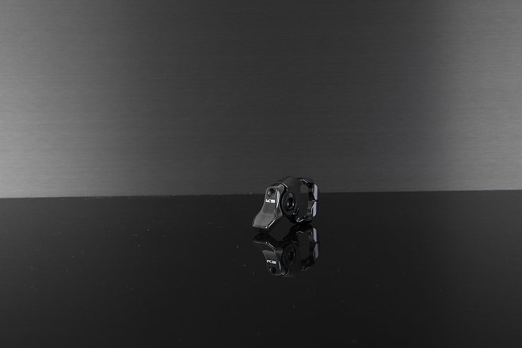 Der Remote-Hebel der neuen Kind Shock LEV-Ci besteht nun aus Carbon Der Remote-Hebel der neuen Kind Shock LEV-Ci besteht nun aus Carbon